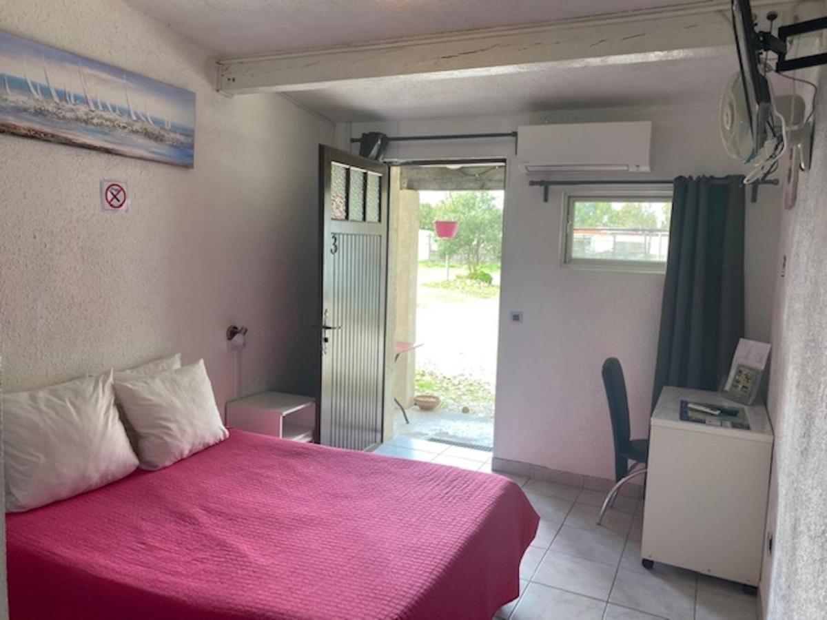 Logis Hotel La Chaumiere Marseillan  Buitenkant foto