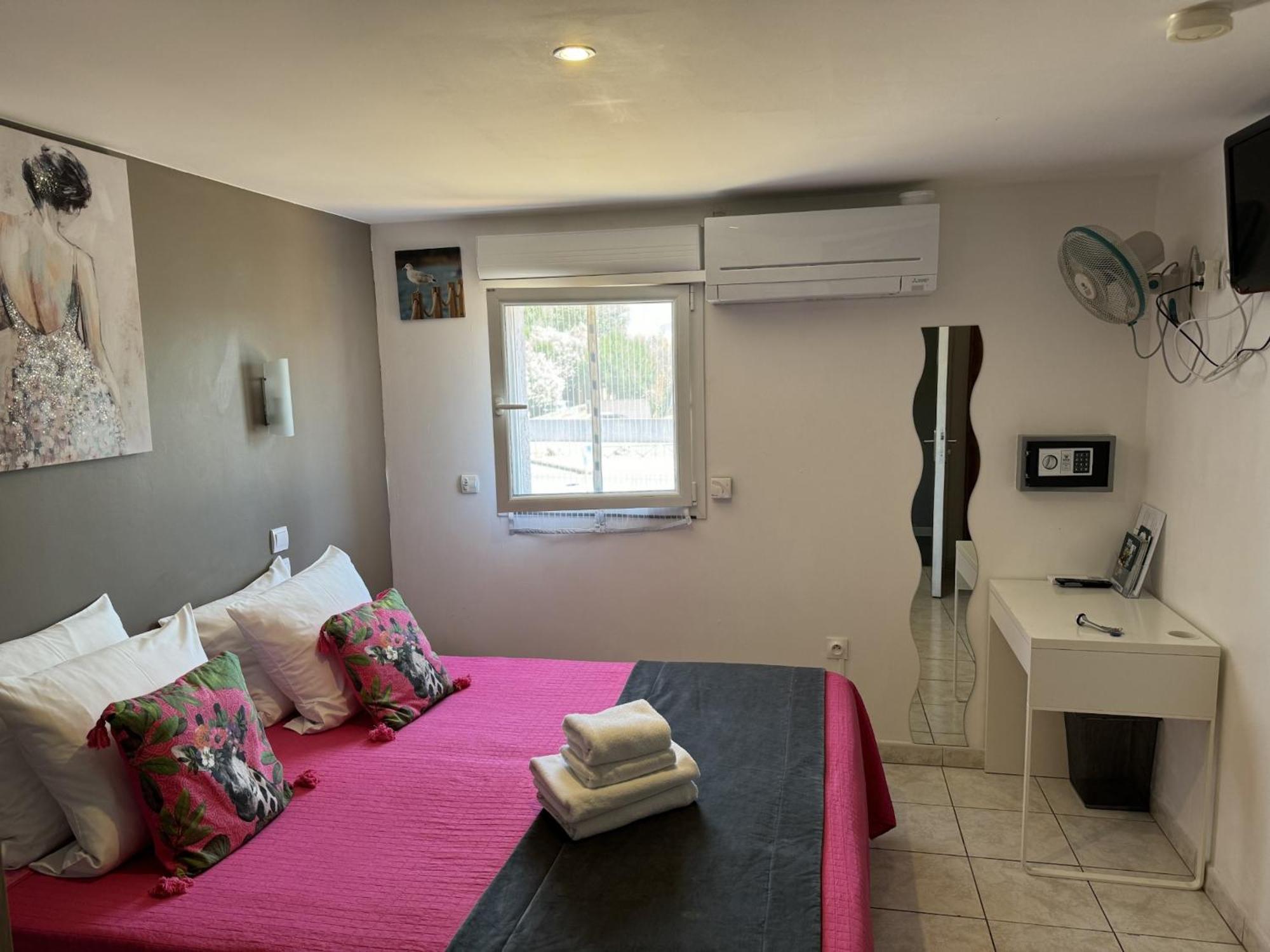Logis Hotel La Chaumiere Marseillan  Buitenkant foto