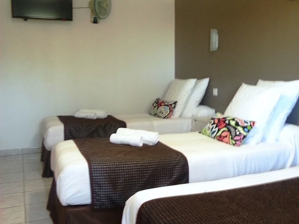 Logis Hotel La Chaumiere Marseillan  Buitenkant foto